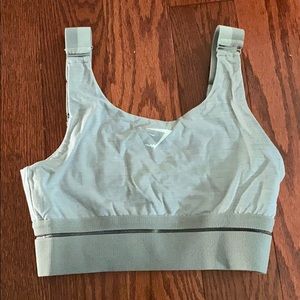 Xs gray gymshark sports bra